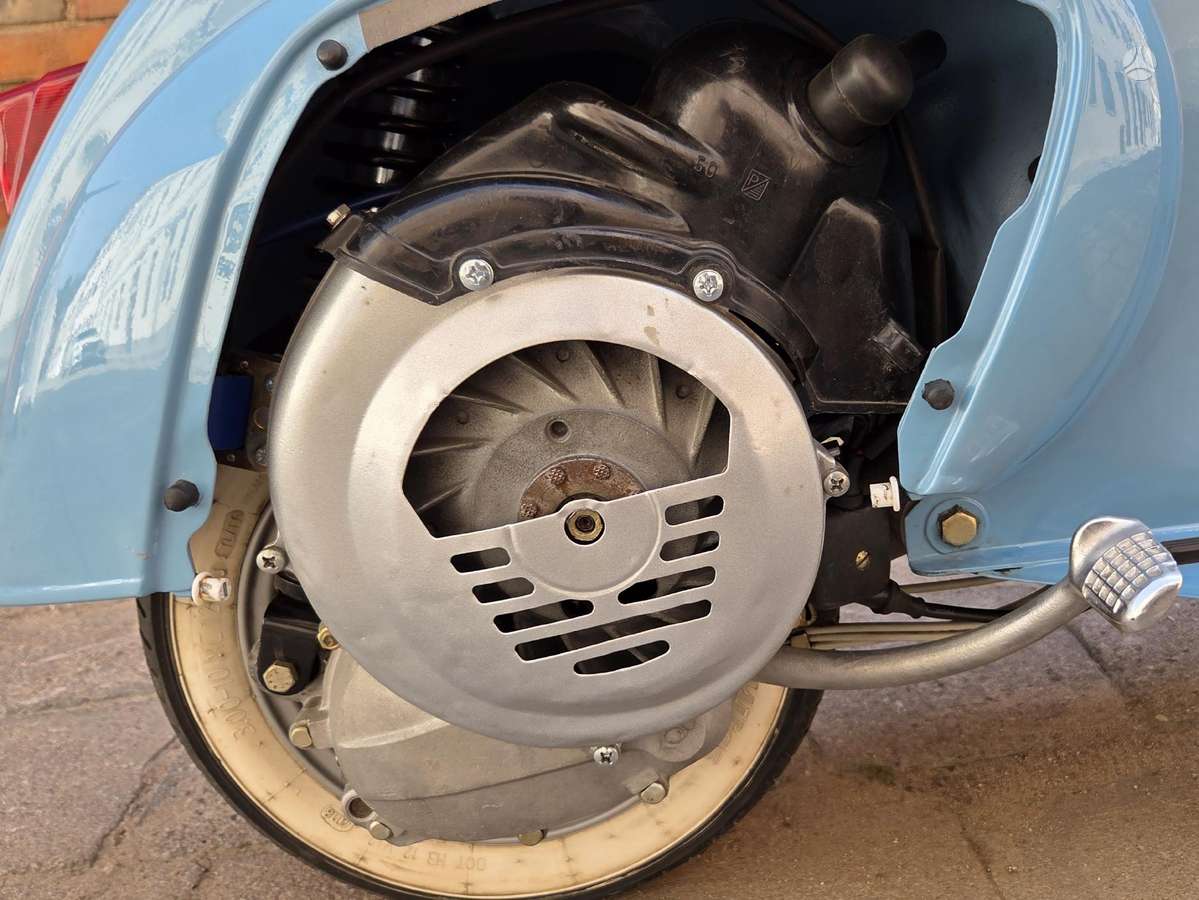Piaggio Vespa 50cc, мотороллеры / мопеды