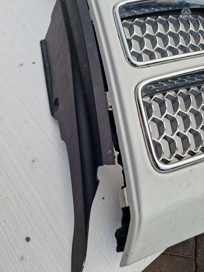 Jeep Grand Cherokee kėbulo dalys