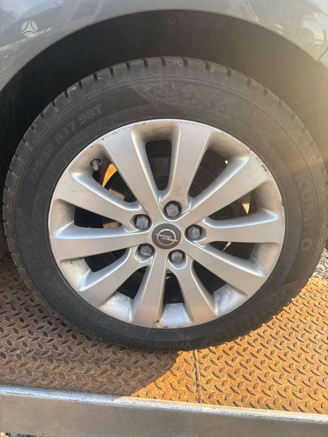 Opel Zafira for parts