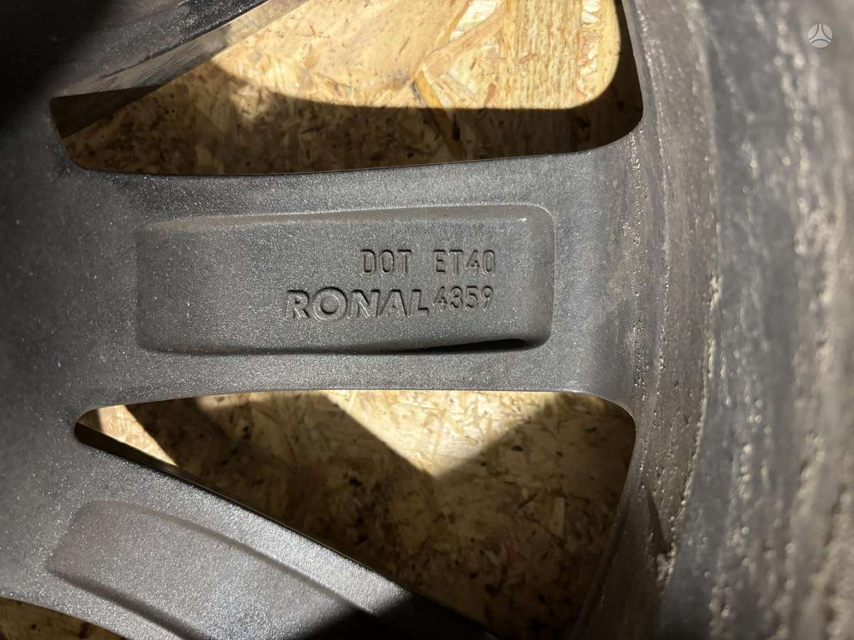 Audi A4, 8W0601025, Cen26521
