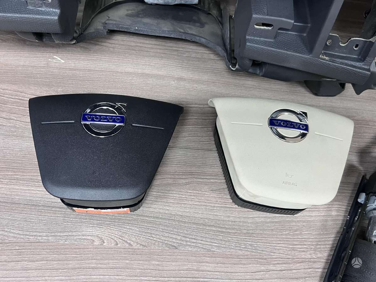 Volvo XC60 salono detalės