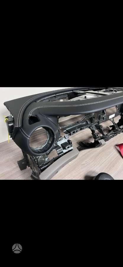 Mercedes-Benz E klasė interior parts