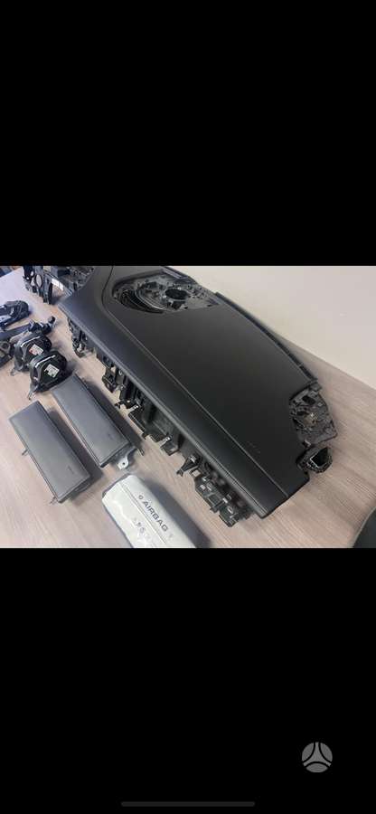 Porsche Taycan детали салона