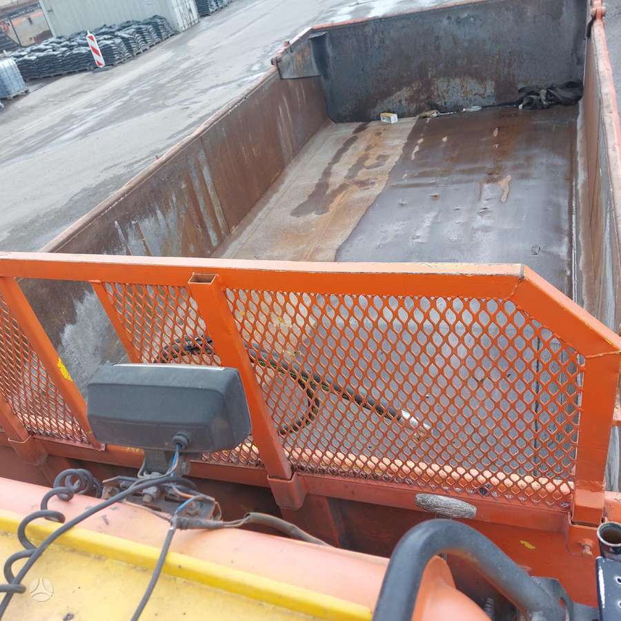 Sisu SR 332, cits
