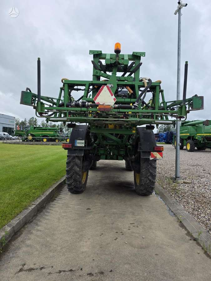 John Deere R4040i, self-propelled sprayers