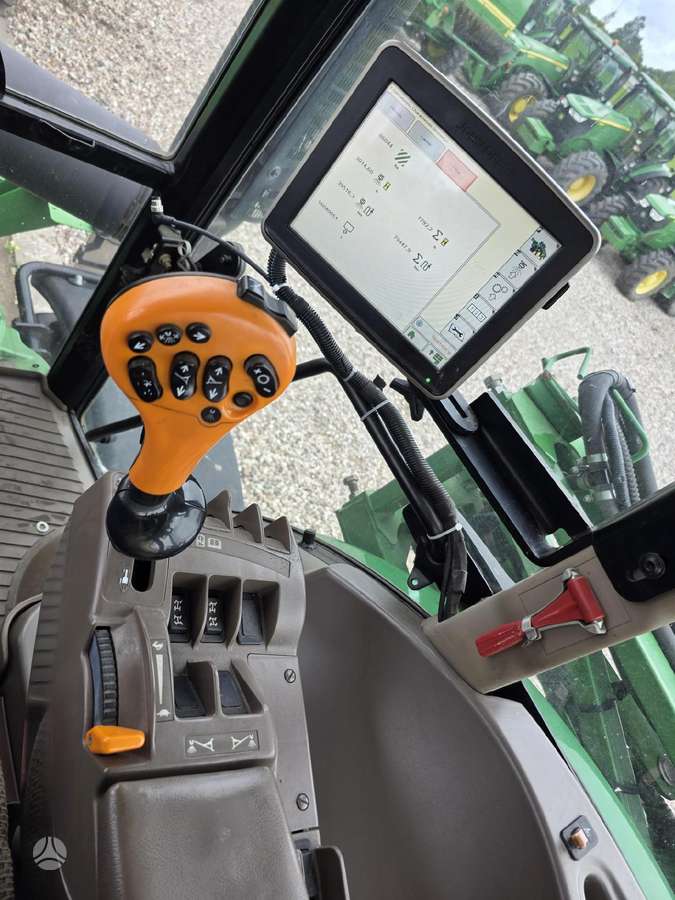 John Deere R4040i, самоходные разбрызгиватели