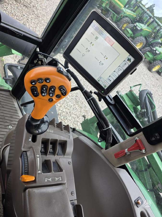 John Deere R4040i, self-propelled sprayers