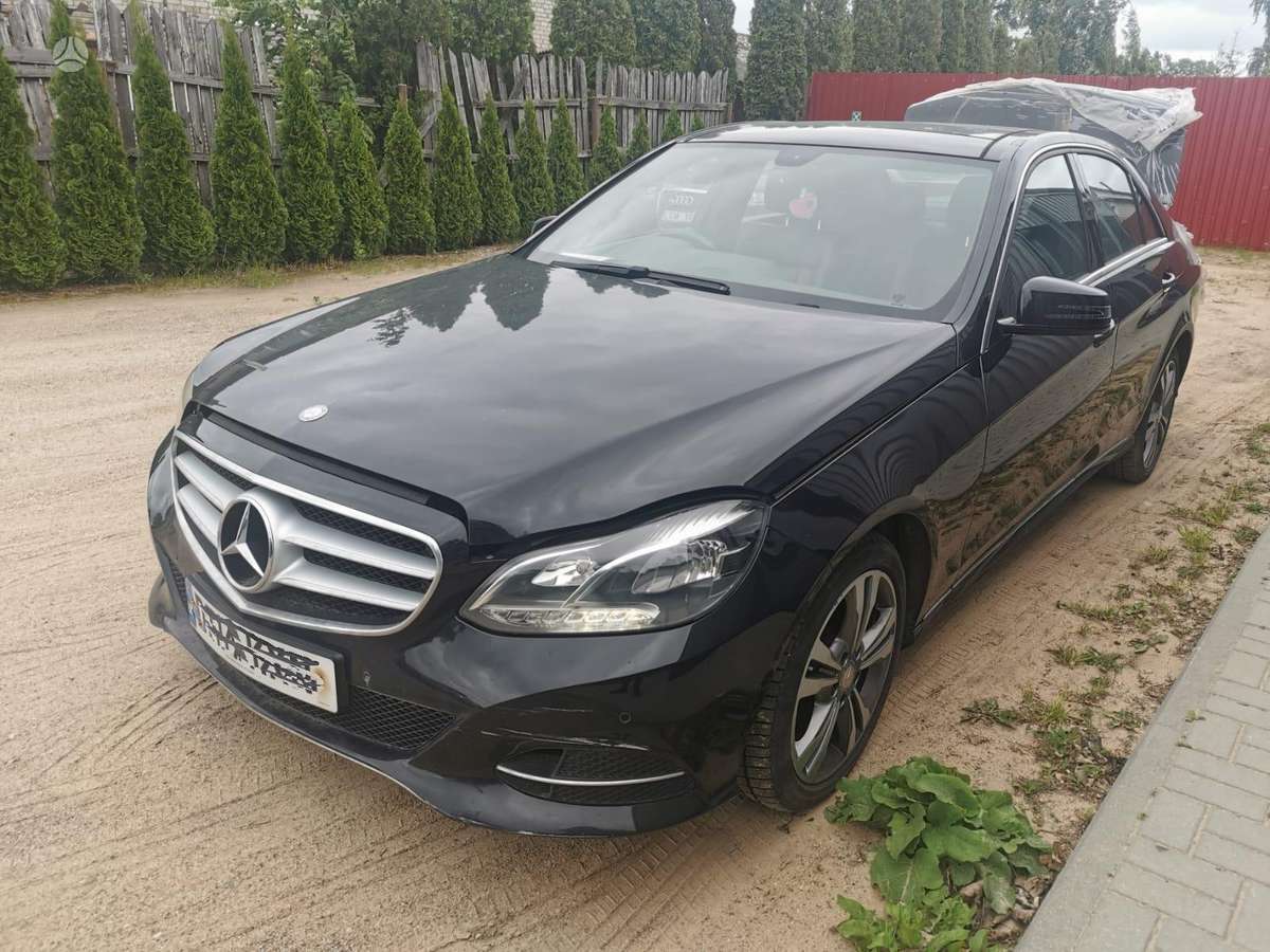 Mercedes-Benz E220 dalimis