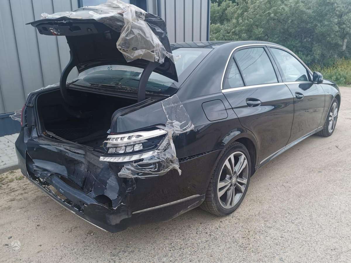 Mercedes-Benz E220 по частям