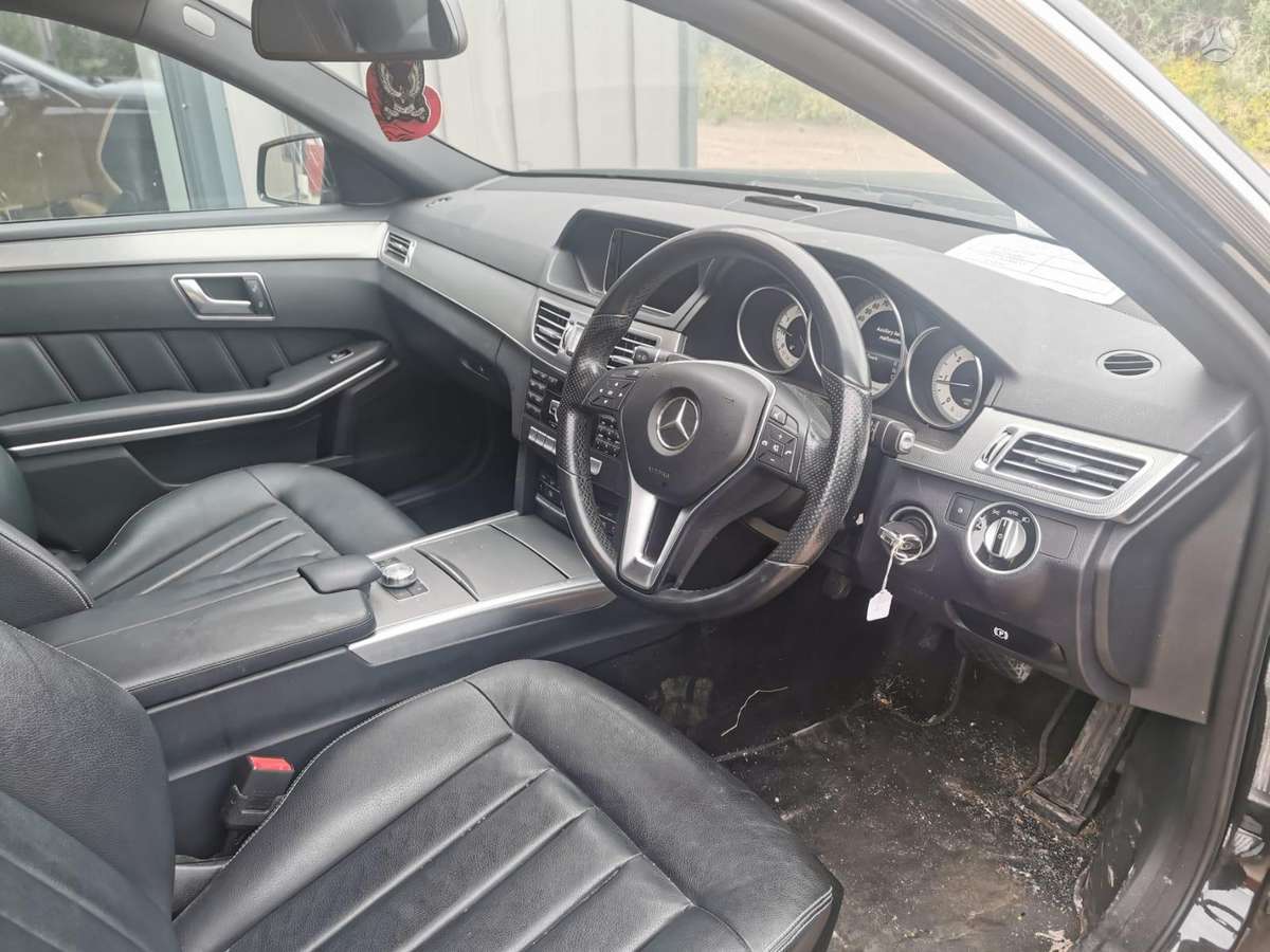 Mercedes-Benz E220 по частям