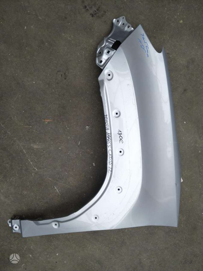 Toyota Yaris Cross kėbulo dalys