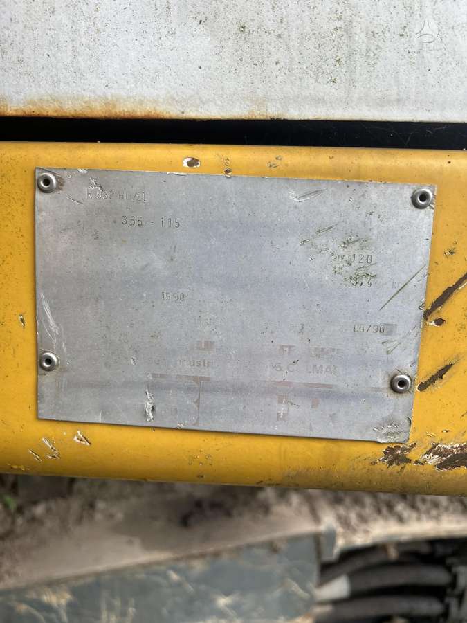Liebherr 932 Litronic, statybos ir kelių tiesimo technika