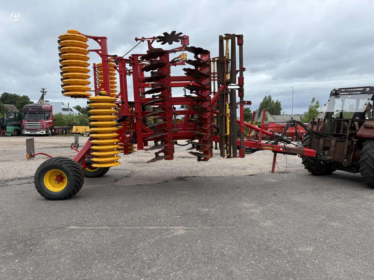 Vaderstad Cerrier XL525, scrapers, scrubbers