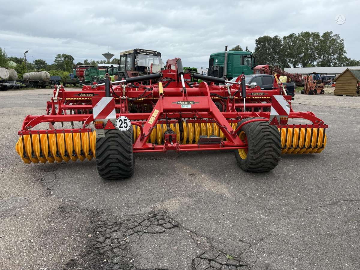 Vaderstad Cerrier XL525, scrapers, scrubbers