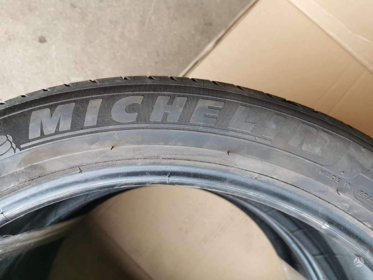 Michelin, vasaras 235/45 R20