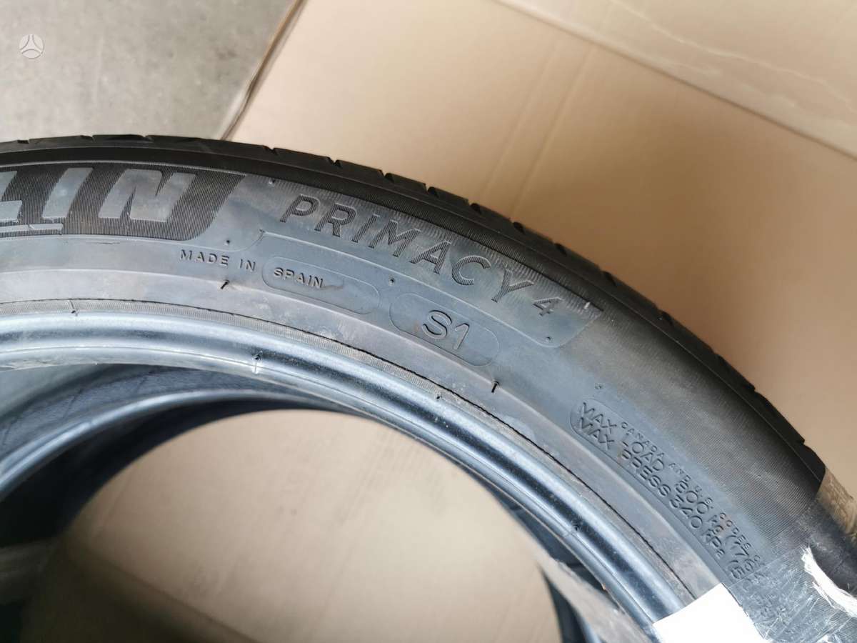Michelin, vasaras 235/45 R20