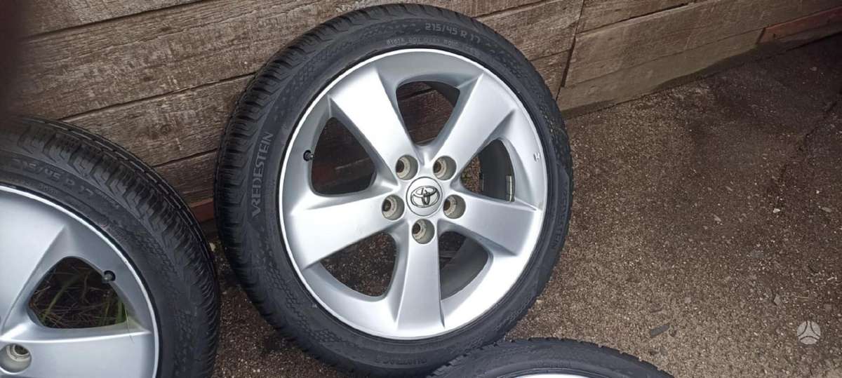 Toyota Auris/Prius+, light alloy, R17