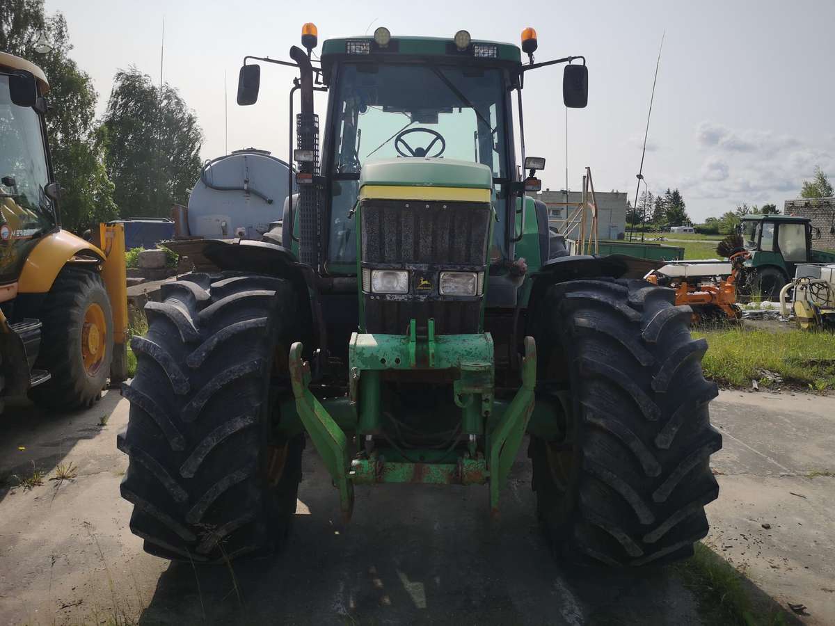 John Deere 7810, tractors