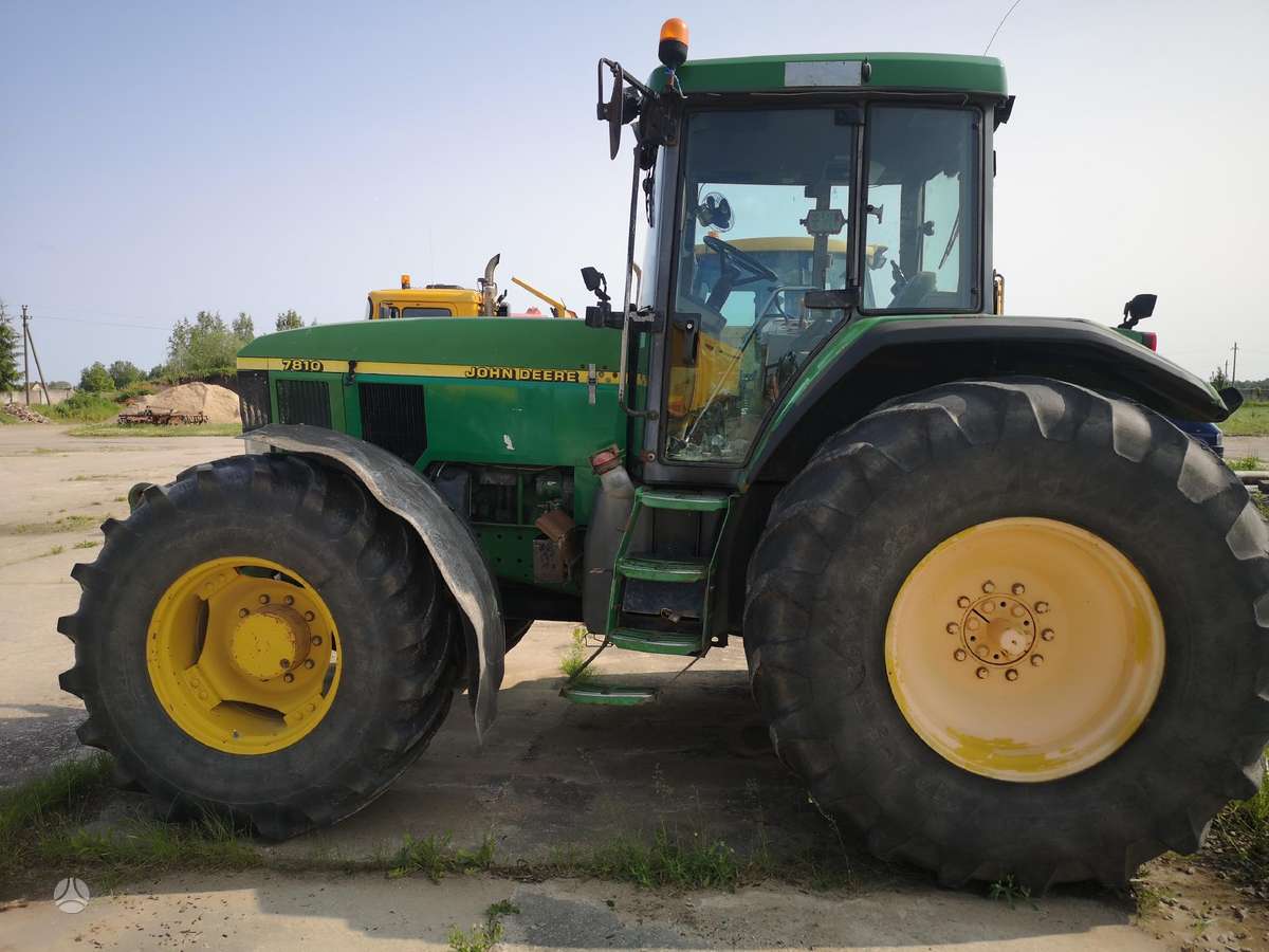 John Deere 7810, traktoriai