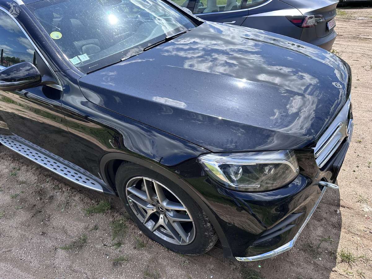 Mercedes-Benz GLC220