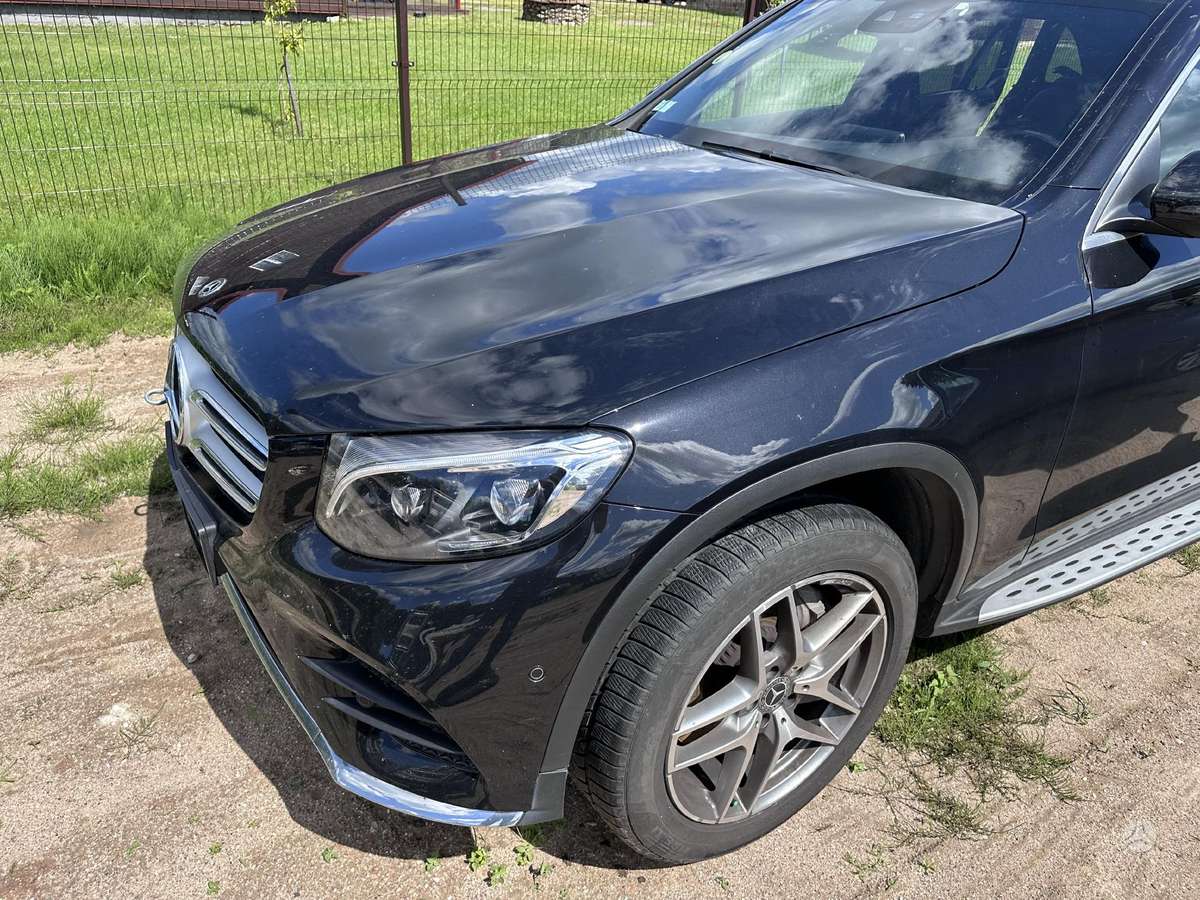 Mercedes-Benz GLC220