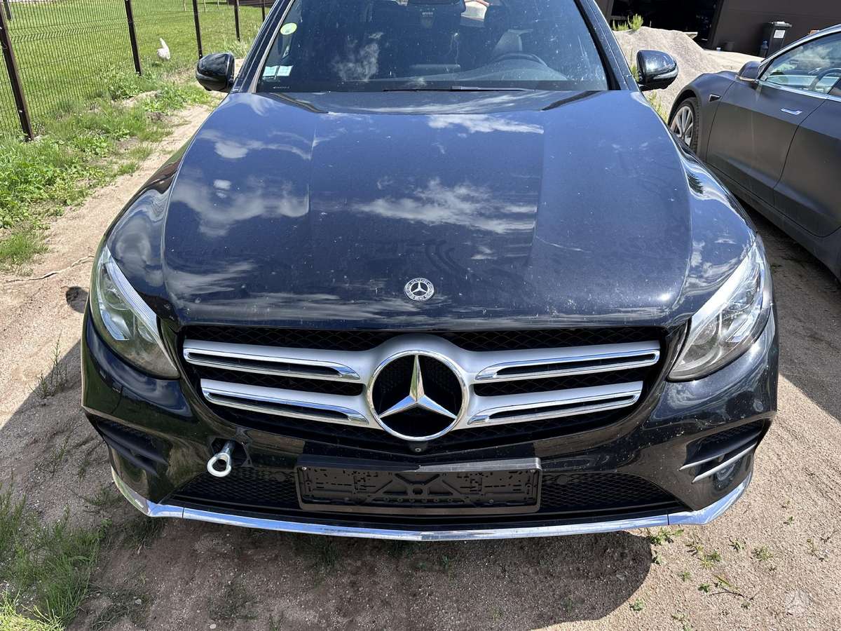 Mercedes-Benz GLC220