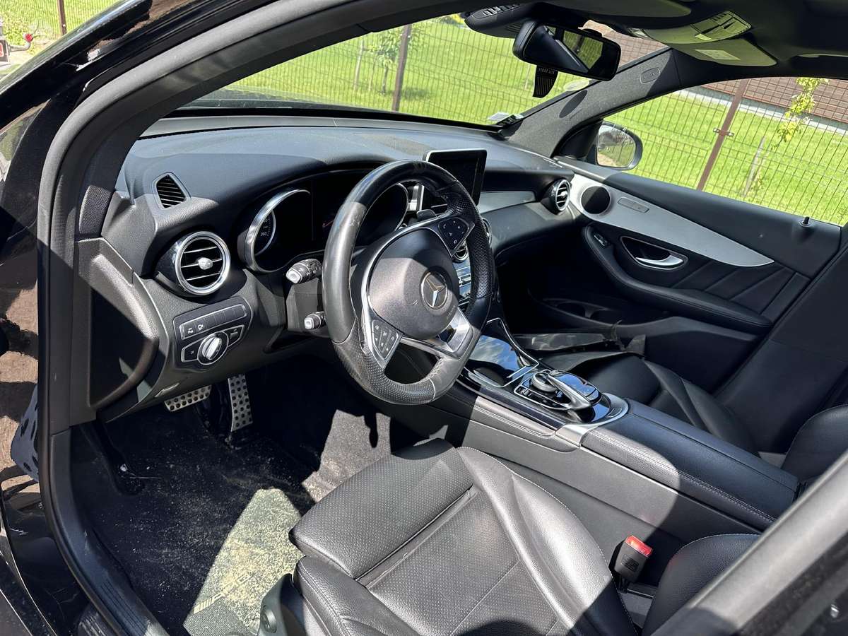 Mercedes-Benz GLC220