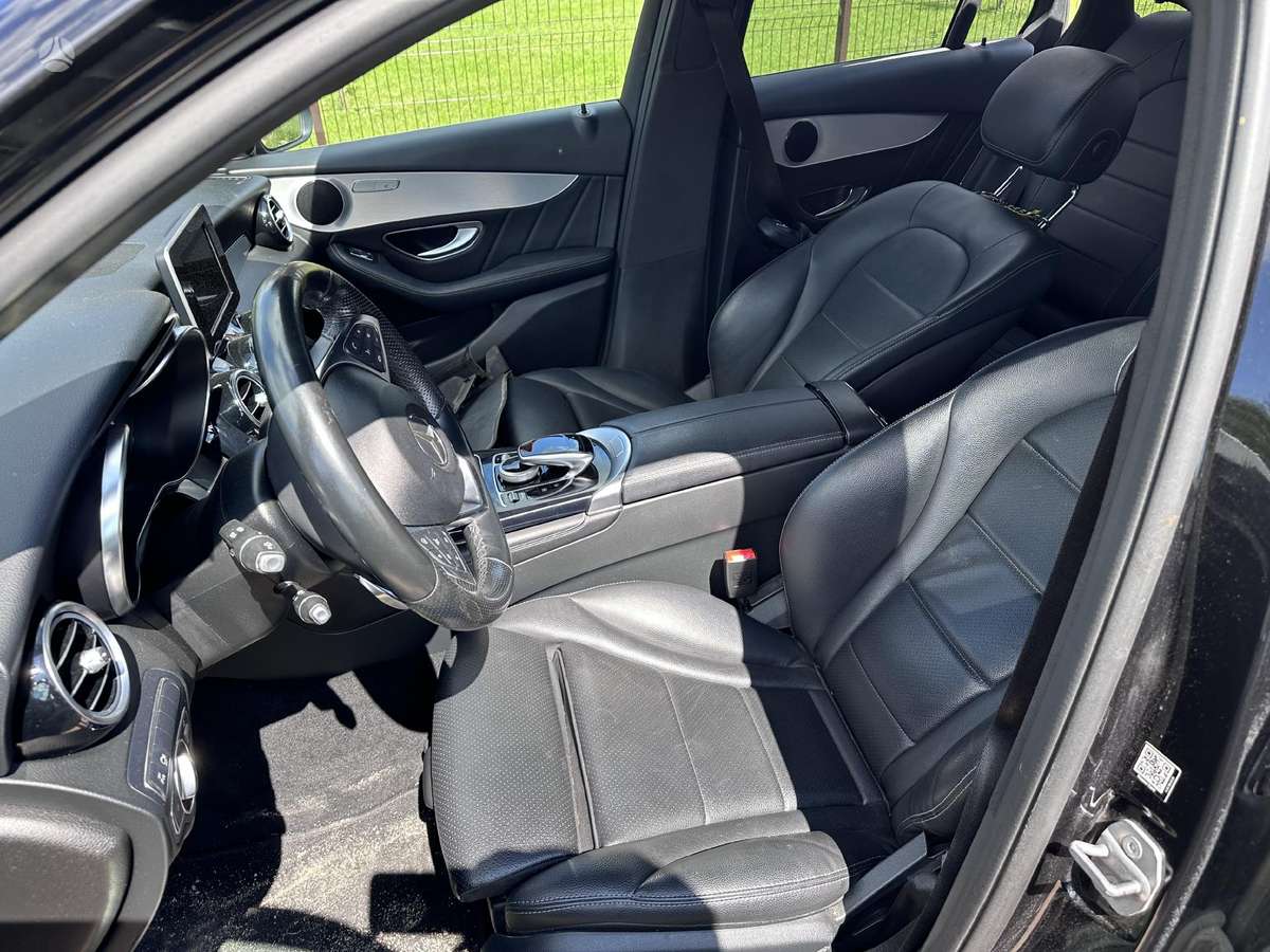 Mercedes-Benz GLC220