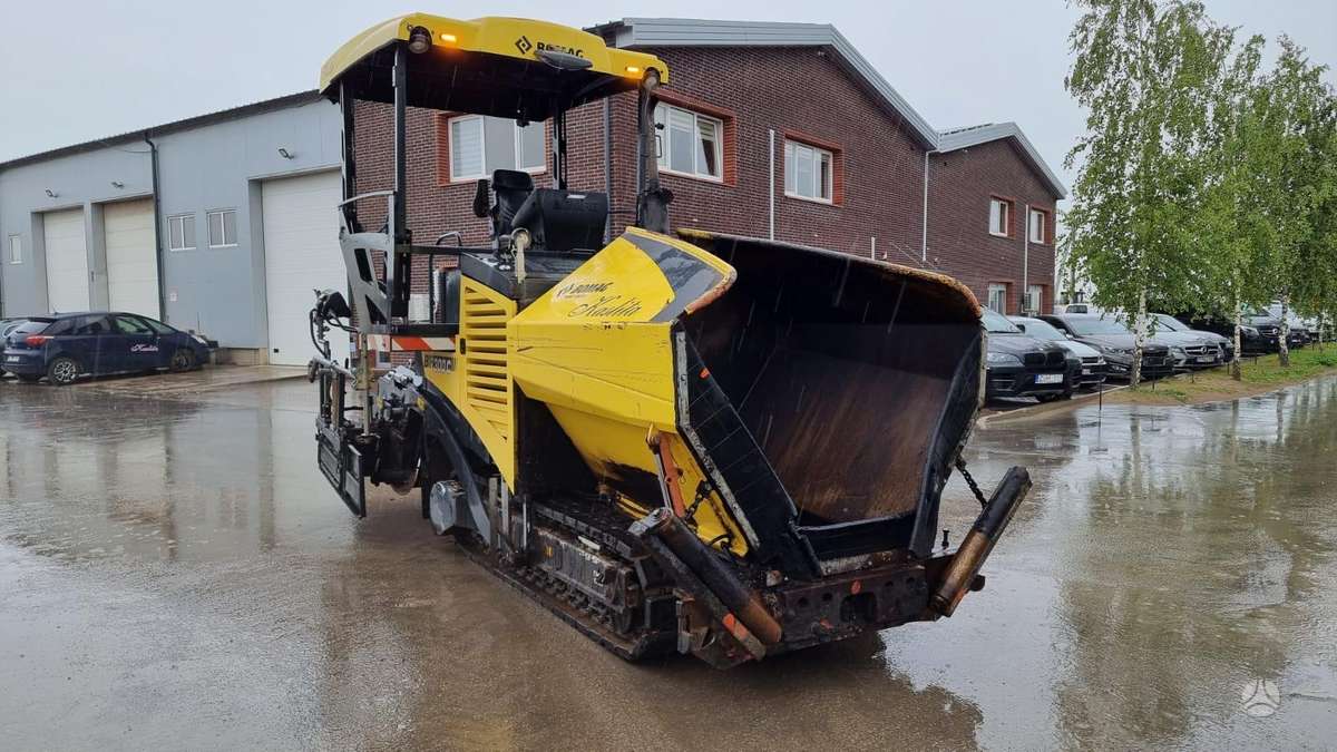 Bomag BF 300, paving machinery