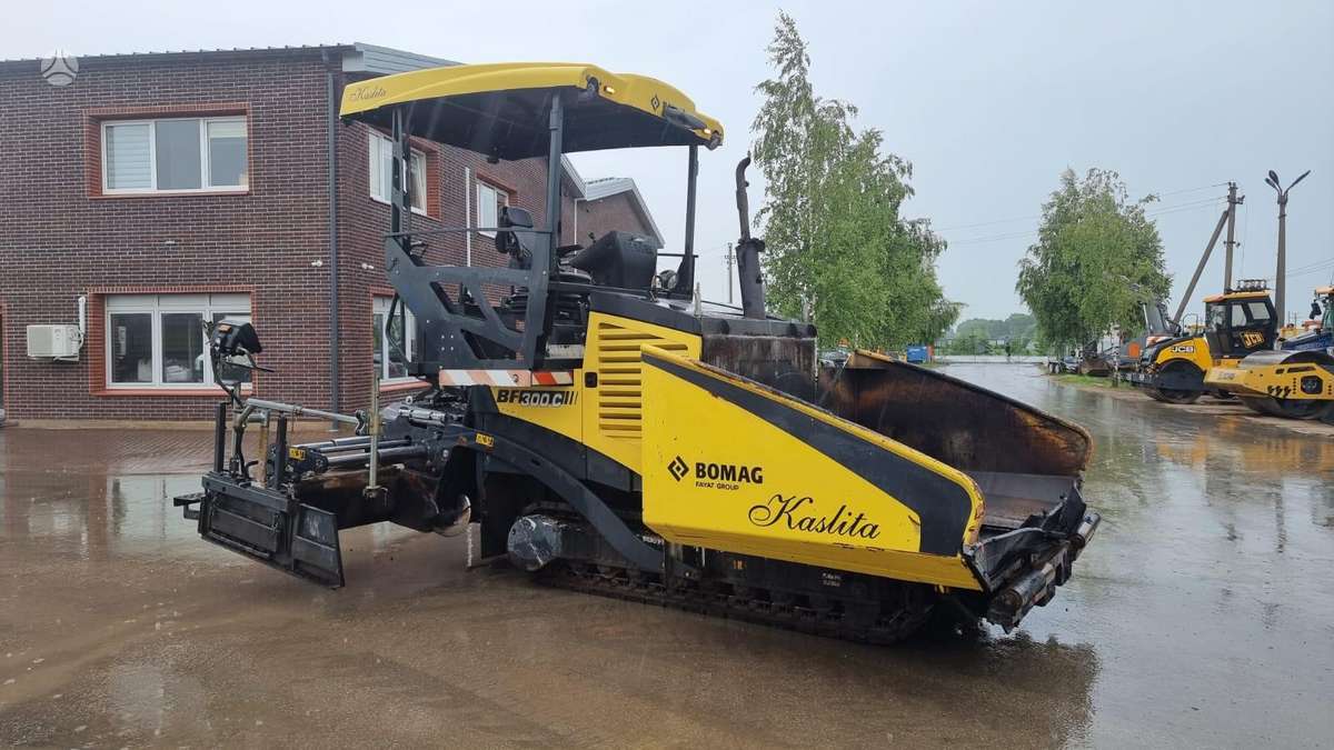 Bomag BF 300, paving machinery