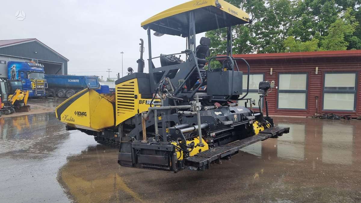 Bomag BF 300, kelių tiesimo mašinos