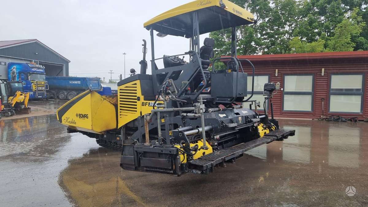 Bomag BF 300, paving machinery