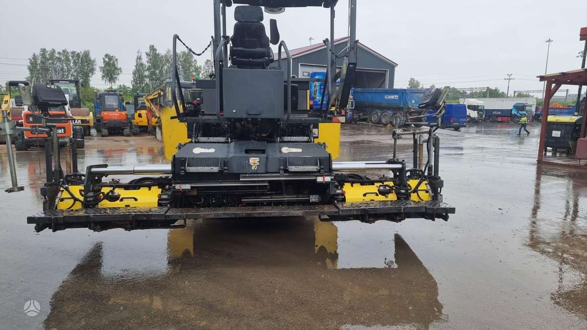 Bomag BF 300, paving machinery