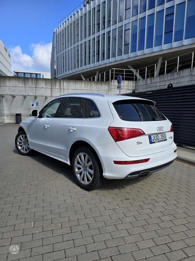 Audi Q5, 2.0 l., Внедорожник / Кроссовер