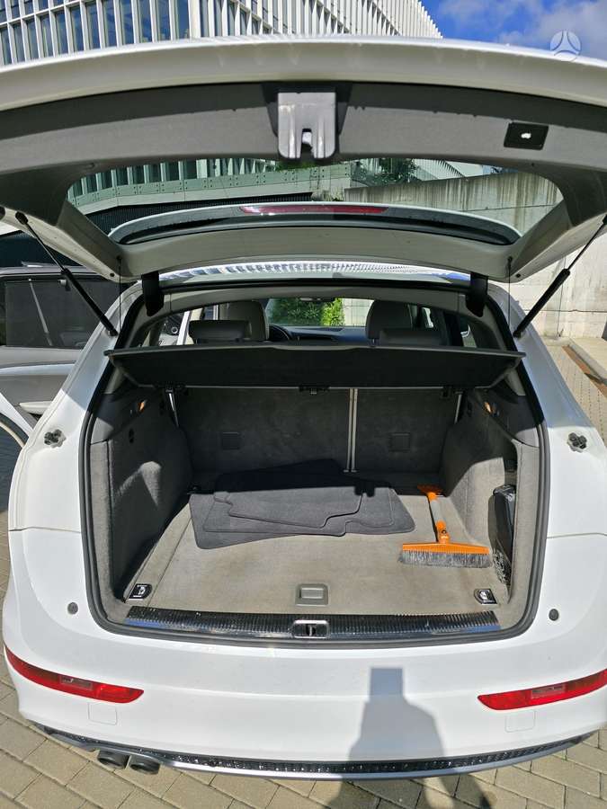 Audi Q5, 2.0 l., Внедорожник / Кроссовер
