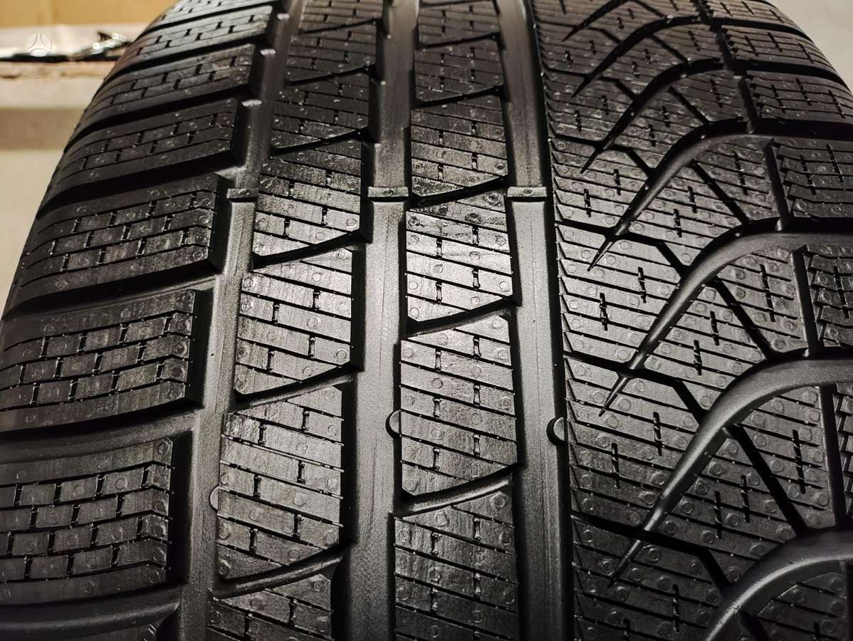 Pirelli PZero Winter NAUJA, winter 285/40 R19