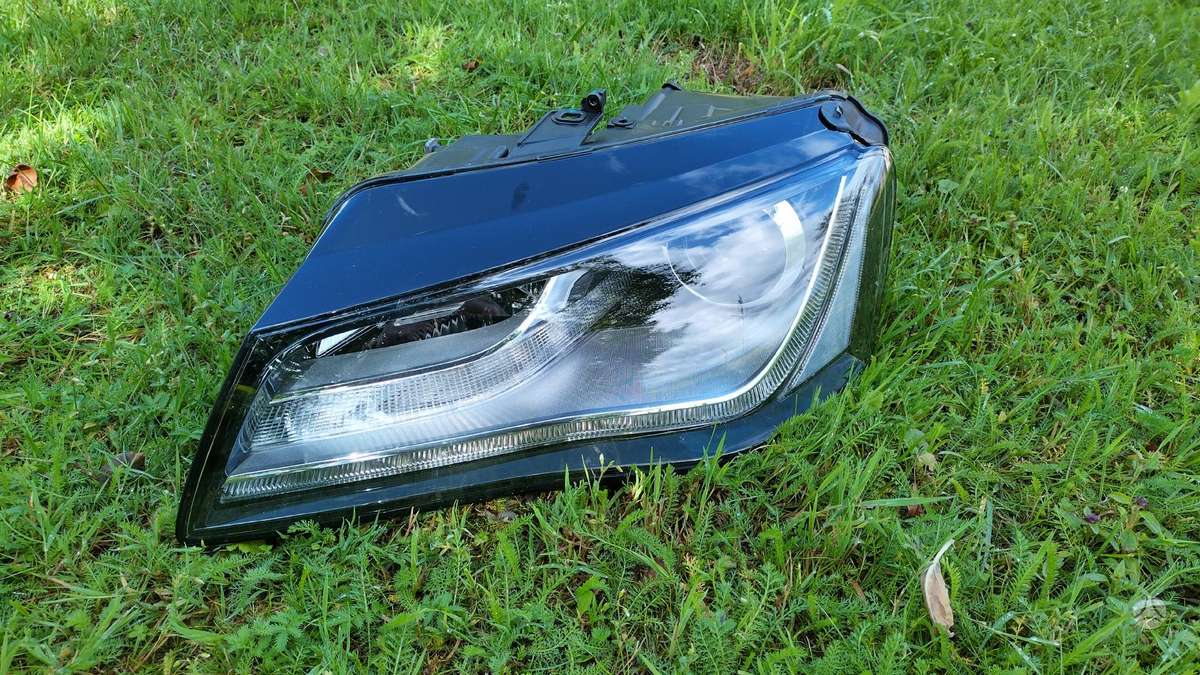 Audi A8 žibintai