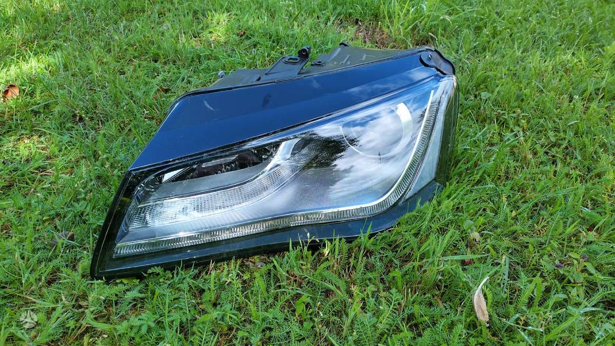Audi A8 žibintai