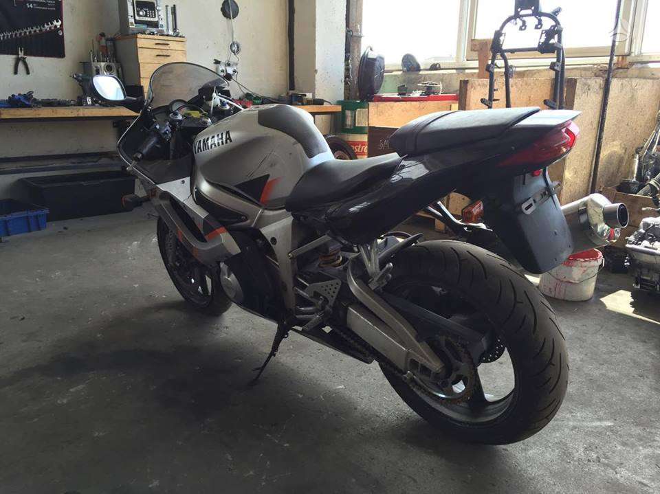 Yamaha R6, superbikes