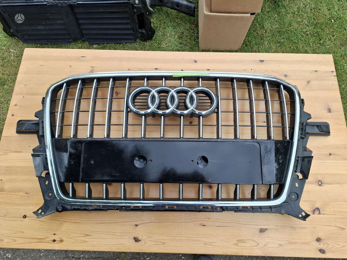 Audi Q5, BRO 853651, front grill