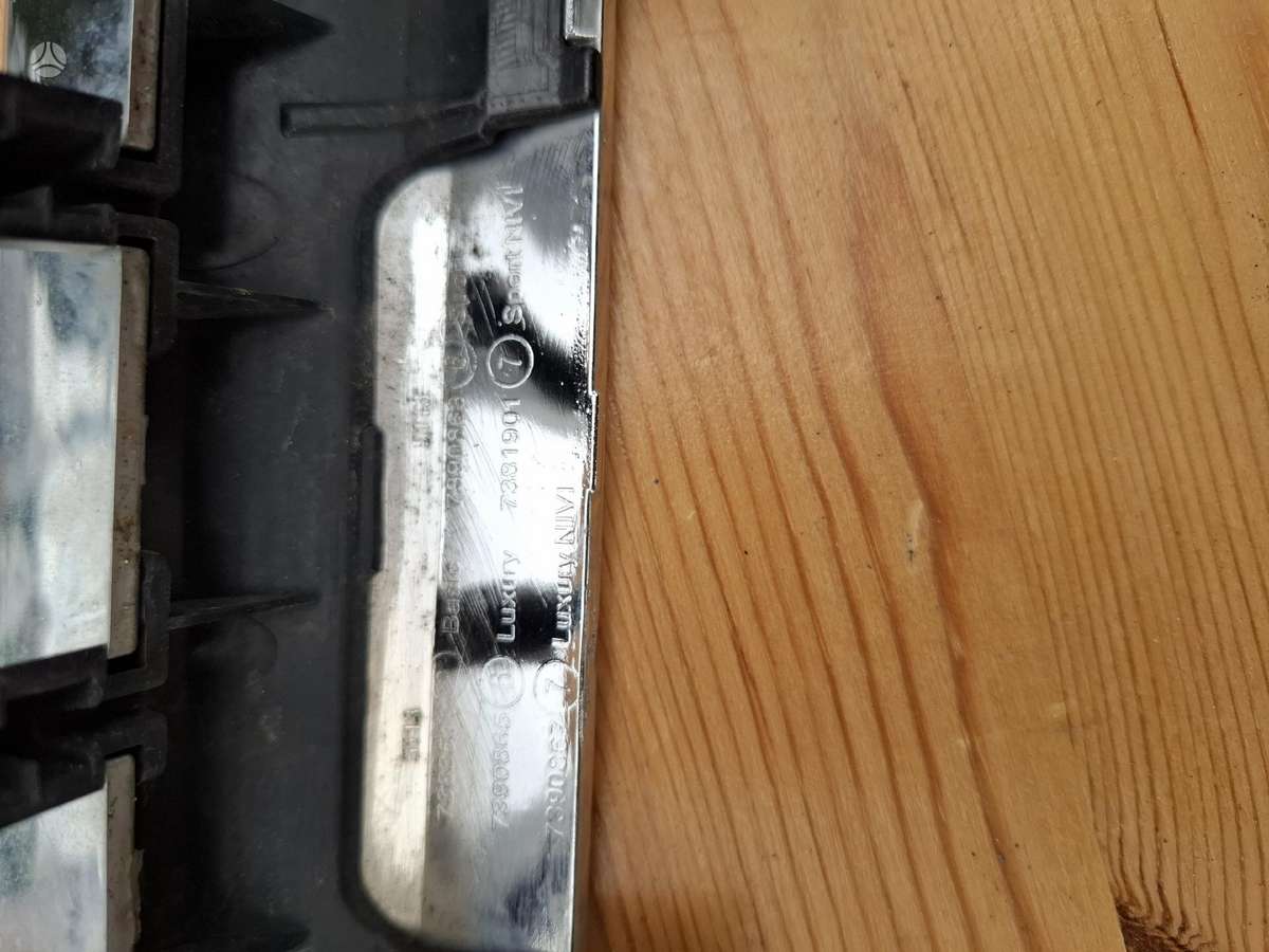 BMW 5 serija front grill