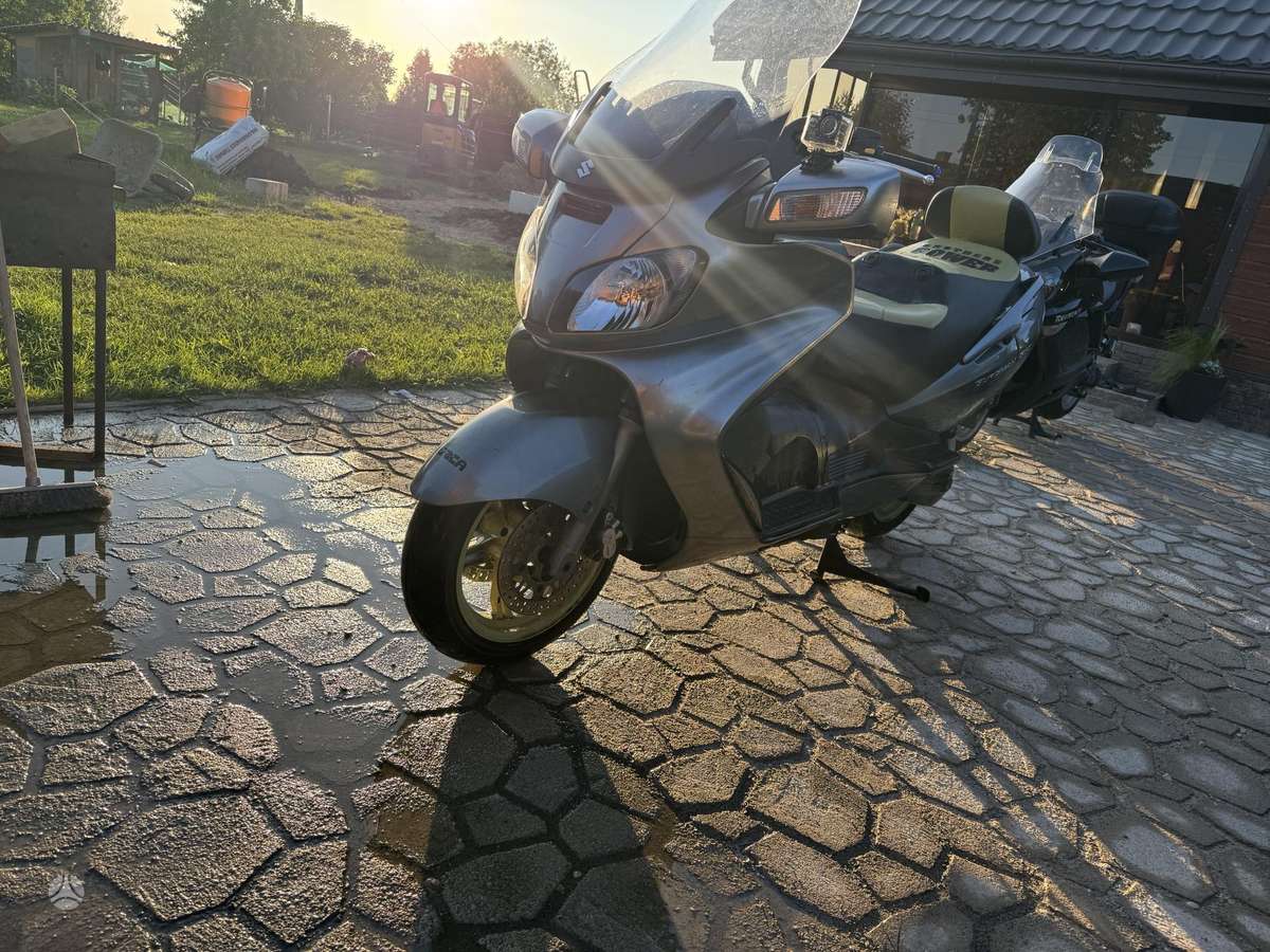 Suzuki Burgman 650cc, scooters / mopeds