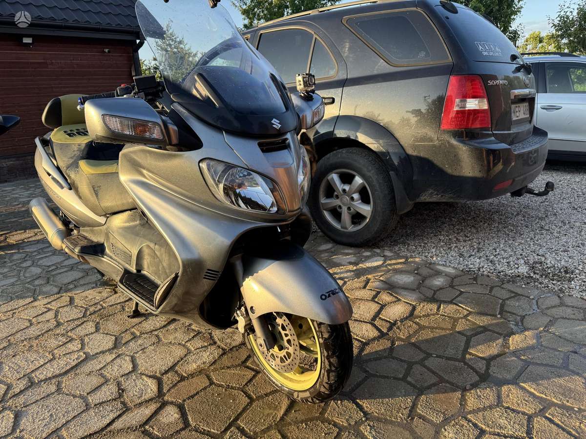 Suzuki Burgman 650cc, scooters / mopeds