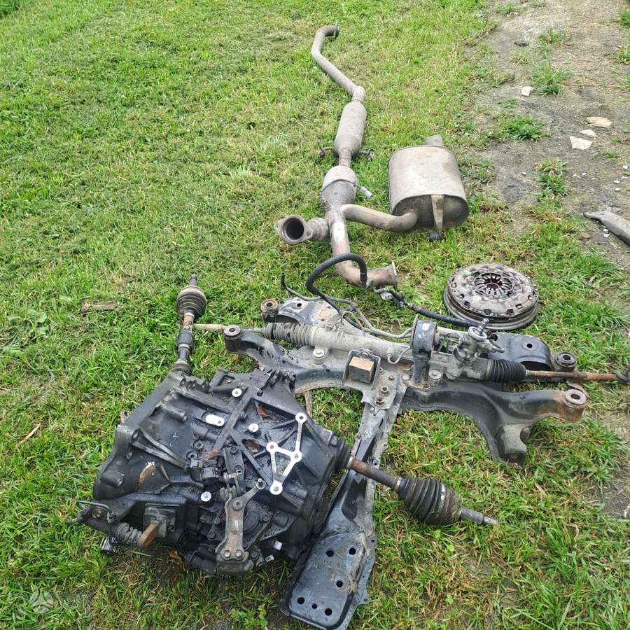 Toyota Avensis engine