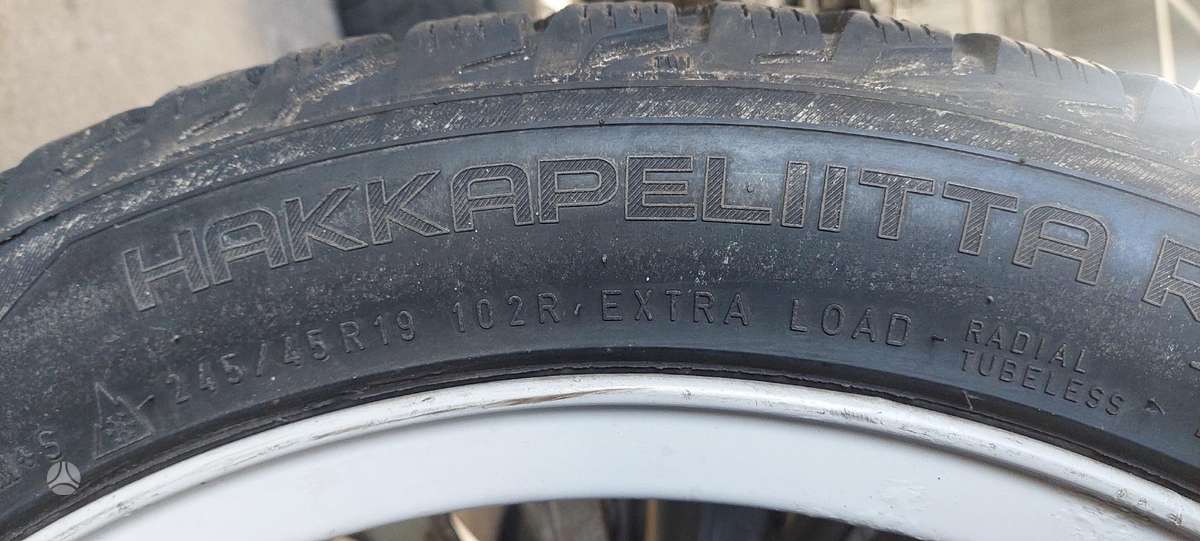 Nokian, winter 245/45 R19