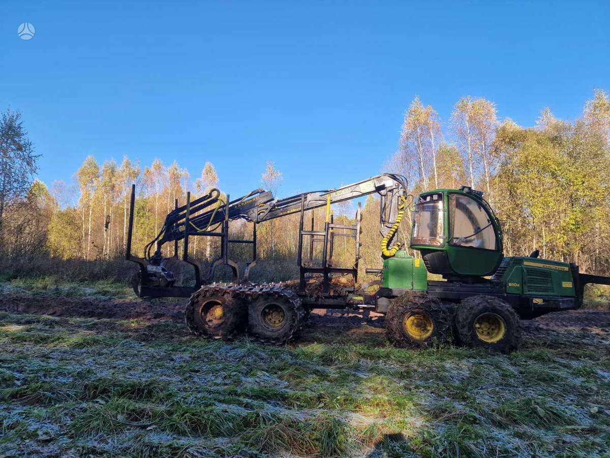 John Deere 810E, форвардеры