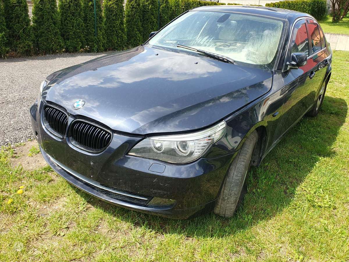 BMW 528 Dalimis