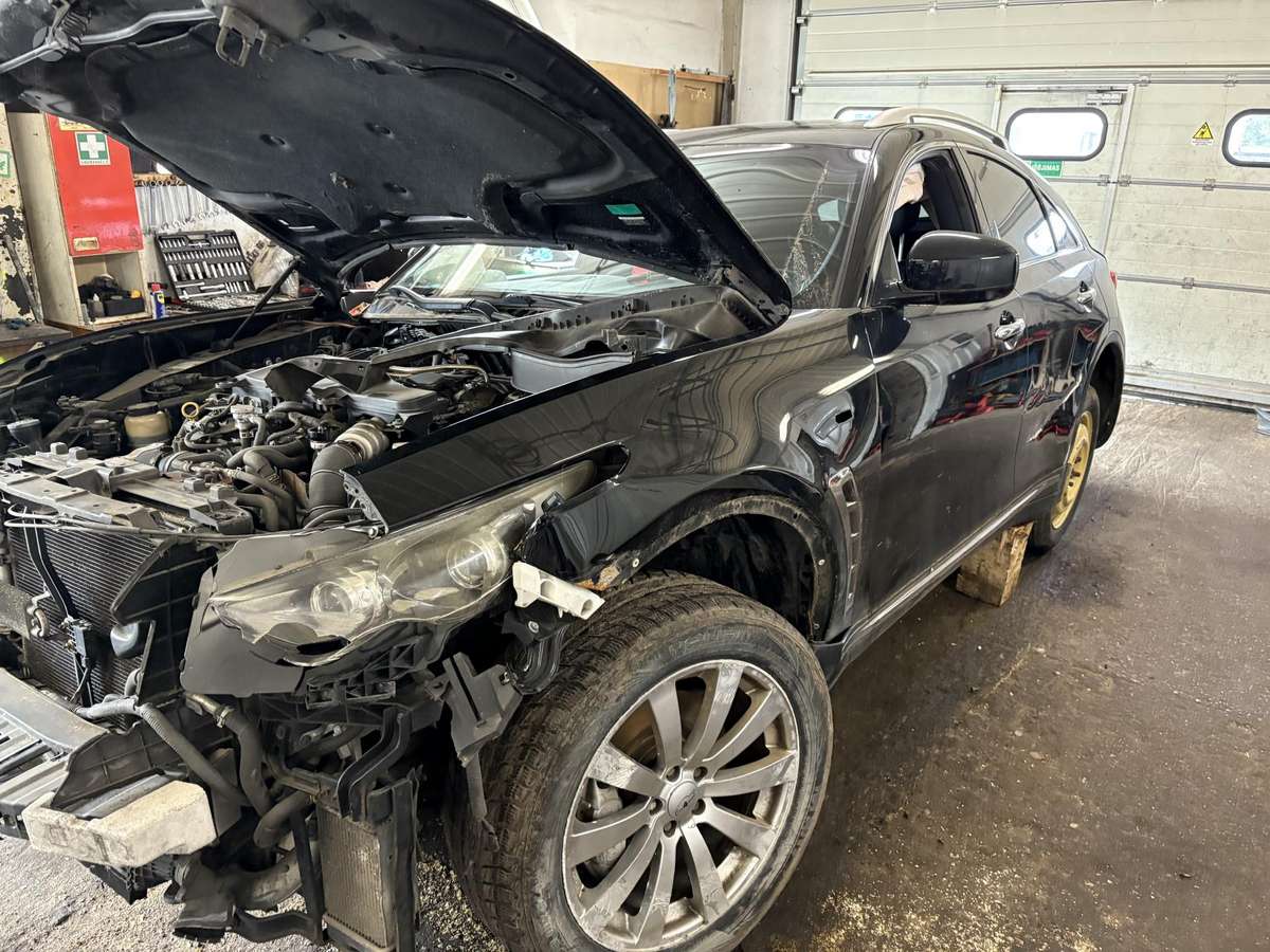 Infiniti FX30 37068366700