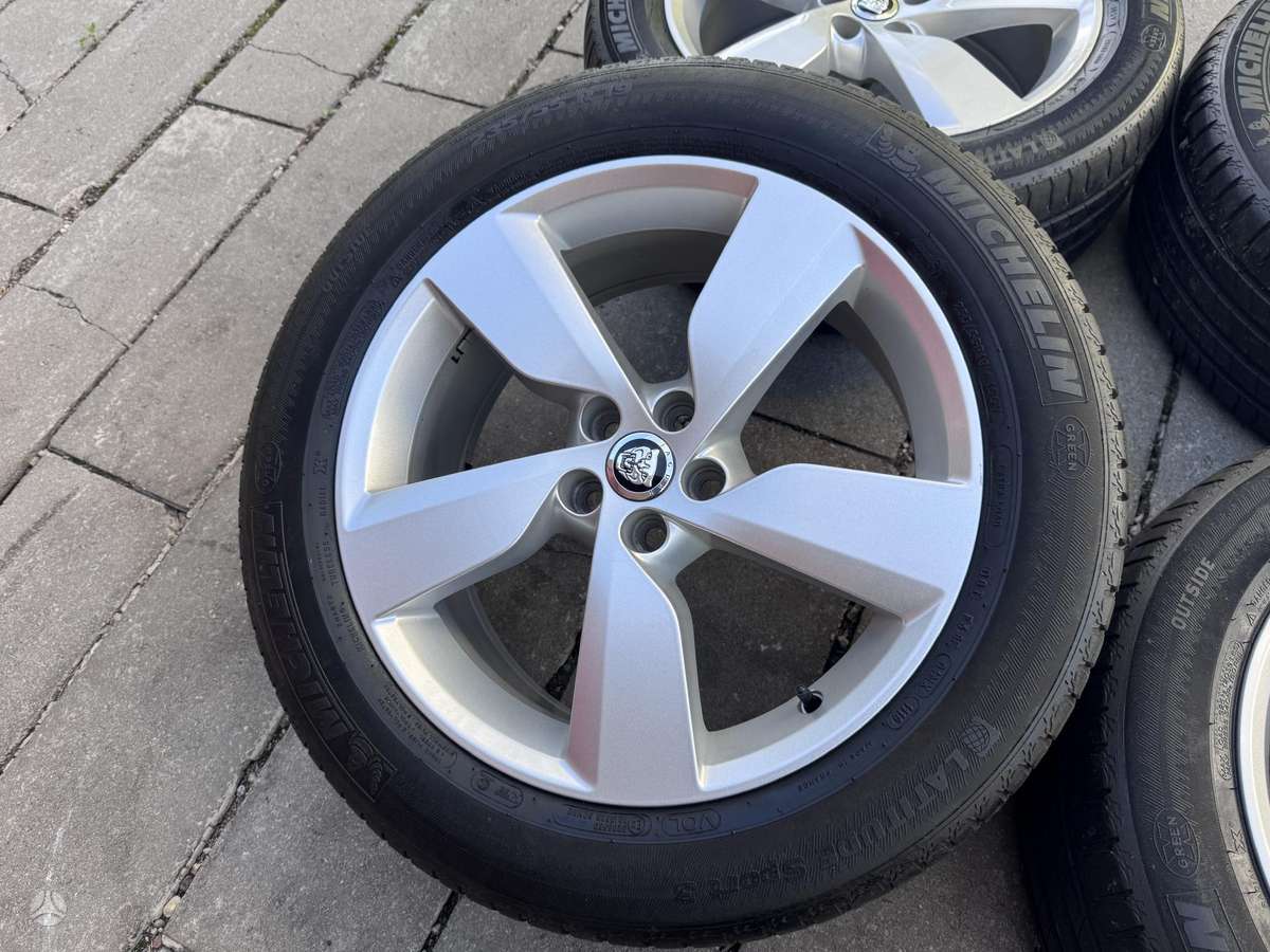 Jaguar E-PACE, light alloy, R19