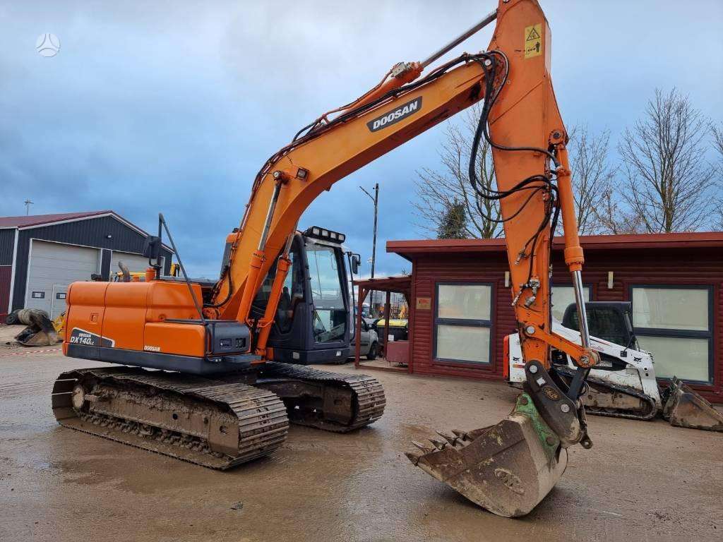 Doosan DX 140LC, ekskavatori